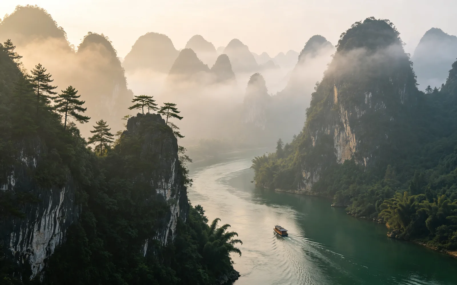 Montañas con niebla repintadas como una pintura china a tinta — Antes